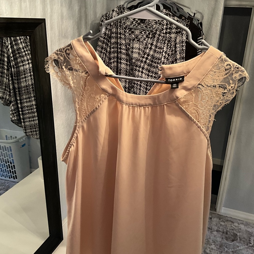 Torrid cream blouse